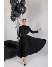 siyah piliseli saten elbise