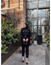 siyah düğme detaylı takım