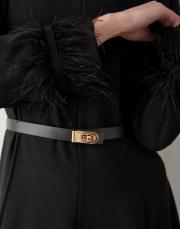 siyah kolu tüylü elbise 2