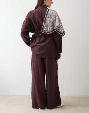 bordo fularlı gömlekli takım 3