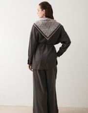 kahve fularlı gömlekli takım 2