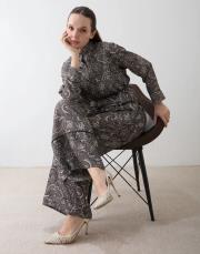 kahve desenli gömlekli takım